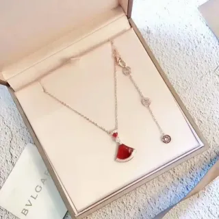 Bvlgari Divas’ Dream 红色扇形吊坠项链