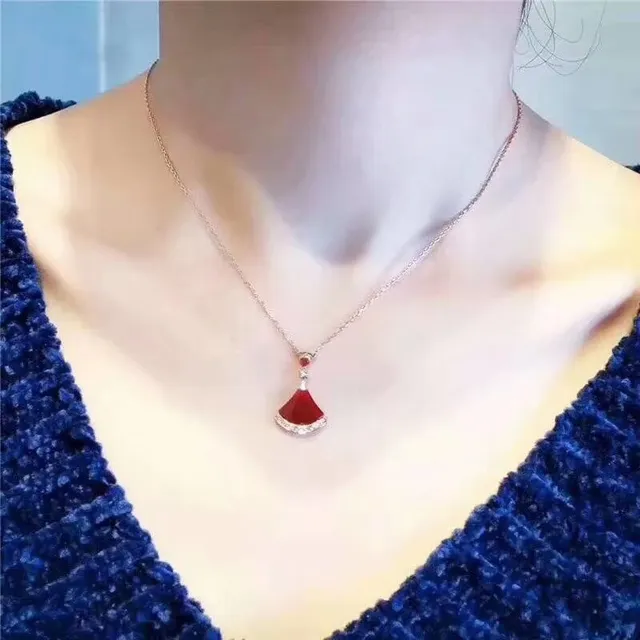 Bvlgari Divas’ Dream قلادة مروحة حمراء 7