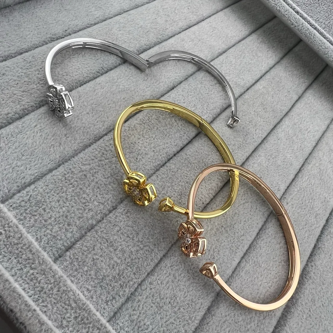 Bvlgari Fiorever Bracelets Ouverts Motif Floral Pavé-Set Gemstone 5