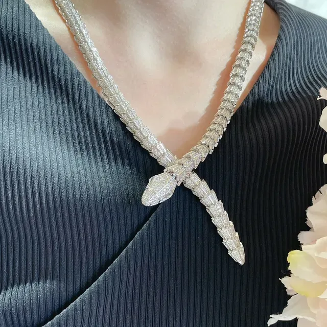 Bvlgari Serpenti Collier serpent à deux têtes Pavé 6