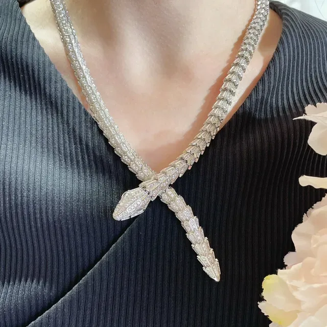 Bvlgari Serpenti Collier serpent à deux têtes Pavé 7
