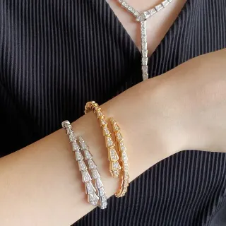 Bvlgari Serpenti সোনা রুপা সংযুক্ত সাপের মতো হীরা ছাঁটা আঁশলির মতো ব্রেসলেট