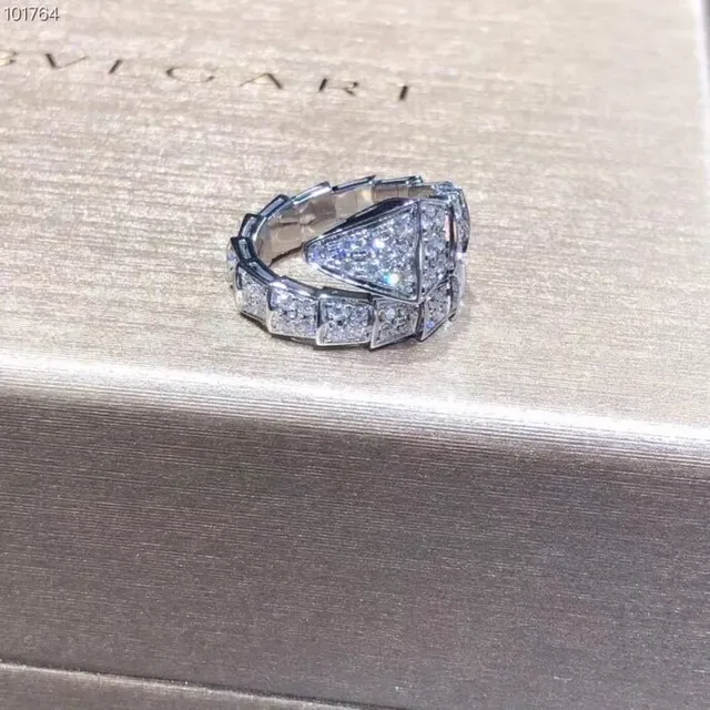 Bvlgari Serpenti سوار فضي أبيض نقشة الثعبان مرصعة بالبدلات 2