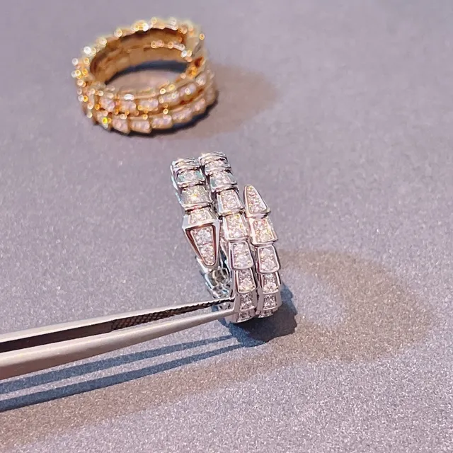 Bvlgari Serpenti Viper بافيه الماس أقراط حلقية ملفوفة 7