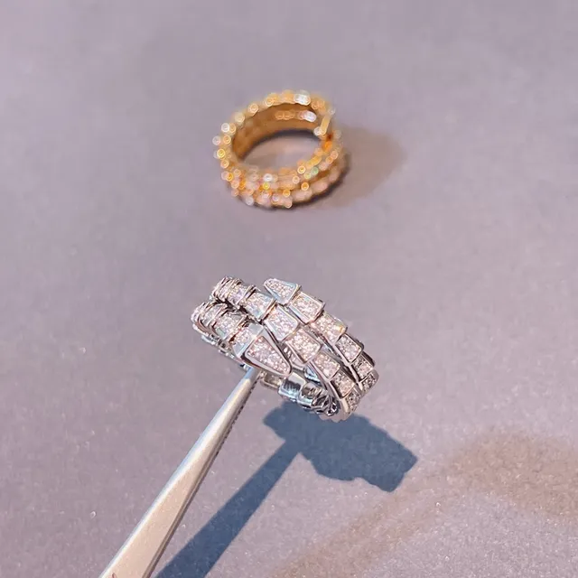 Bvlgari Serpenti Viper بافيه الماس أقراط حلقية ملفوفة 8