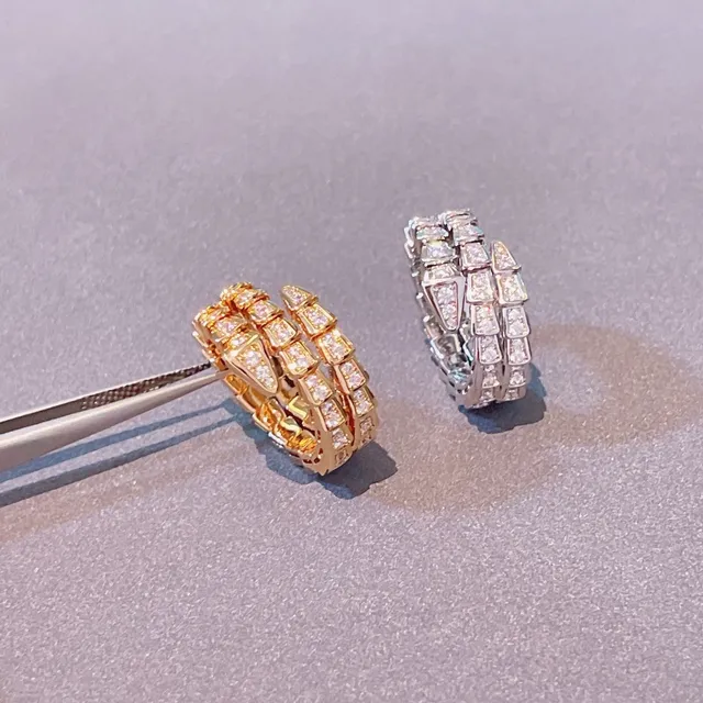 Bvlgari Serpenti Viper بافيه الماس أقراط حلقية ملفوفة 9