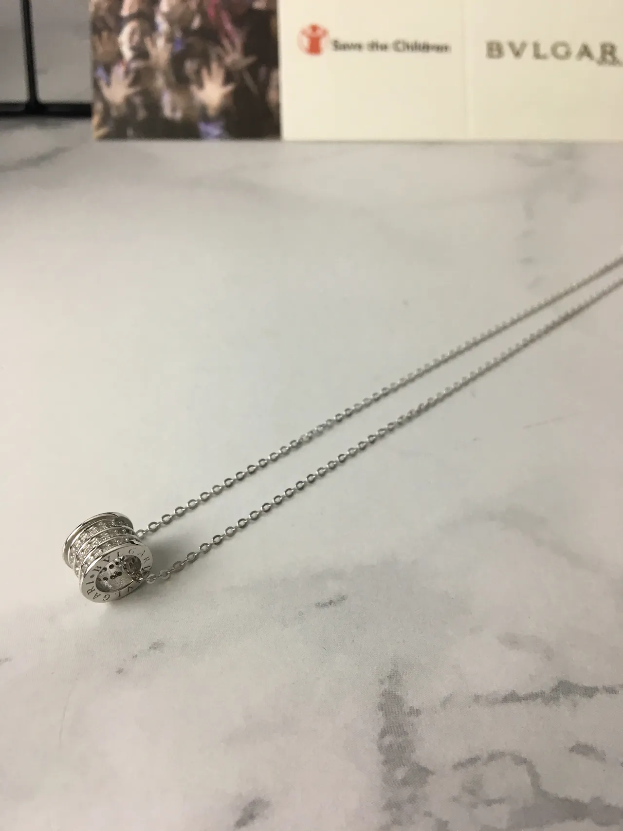 Bvlgari Collier pendentif cylindrique multi-bande argent-or pierres pavé-set 3