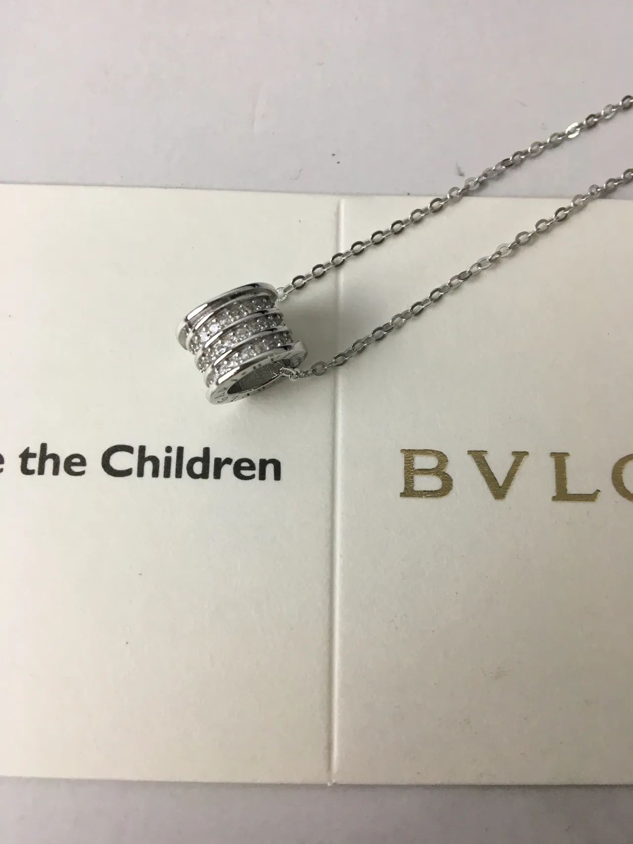Bvlgari Collier pendentif cylindrique multi-bande argent-or pierres pavé-set 6
