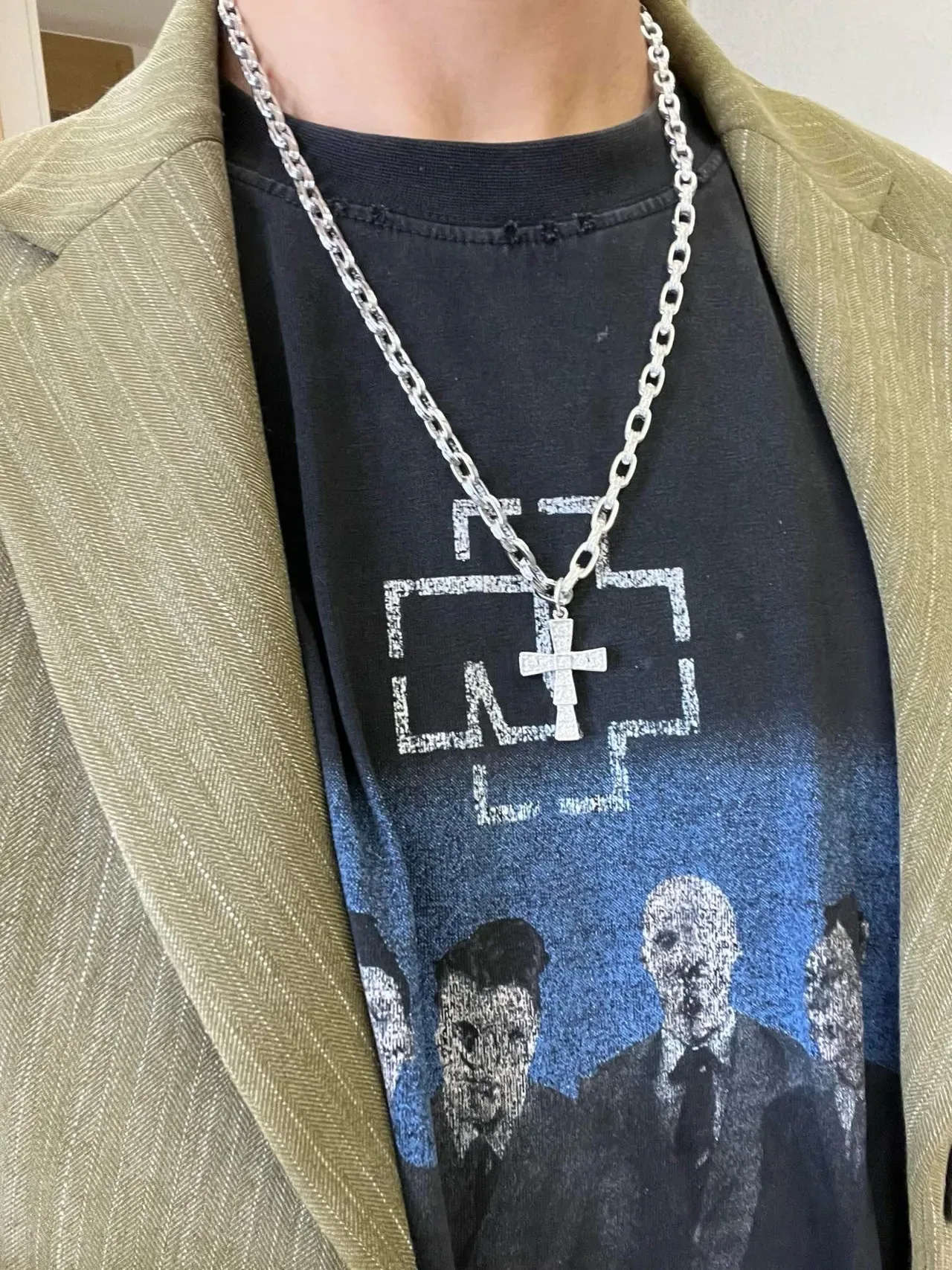 Bvlgari Collier avec pendentif croix en argent pavé-set et chaîne à maillons courbés lourds 7