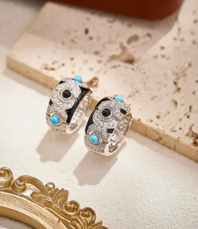 Cartier Diabolo Créoles géométriques en émail et diamant 7