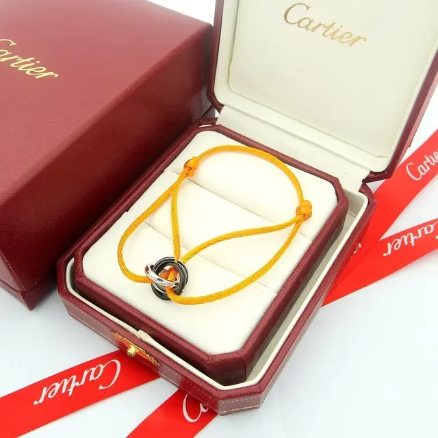 Cartier Juste un Clou bracelet en cordon bleu 6