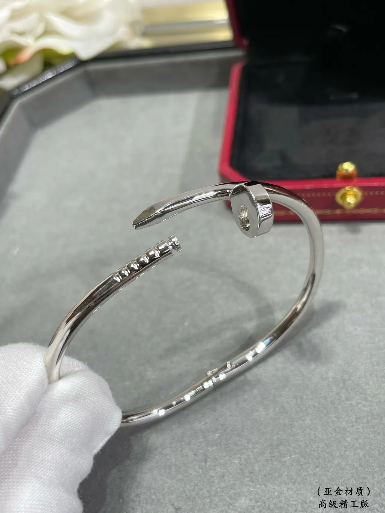 Cartier Juste un Clou Nail Motif bracelets ouverts en or et argent 5