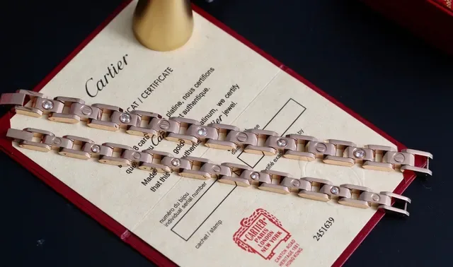 Cartier Love Bracelet ذهب فضة ذهب وردي ثنائي اللون سوار ذي حلقات معدنية 7