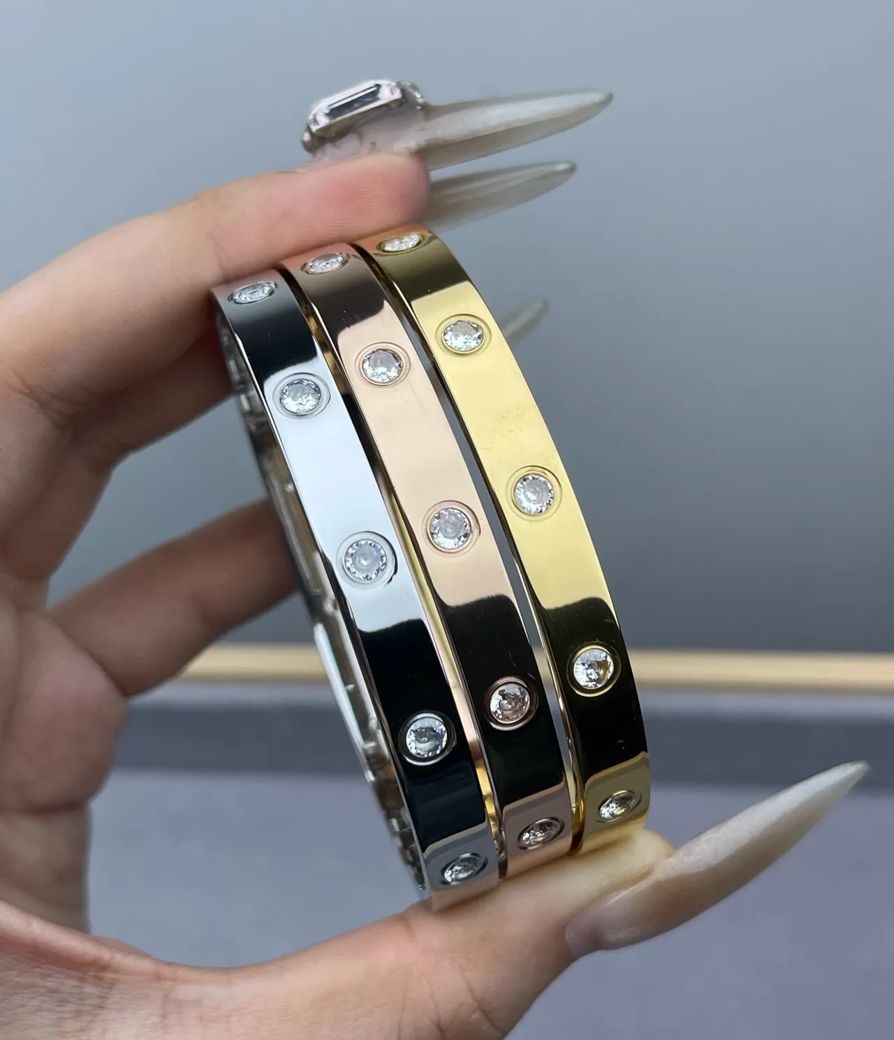 Cartier Love Bracelet argent or rose or jaune vis bracelets en cristal 2