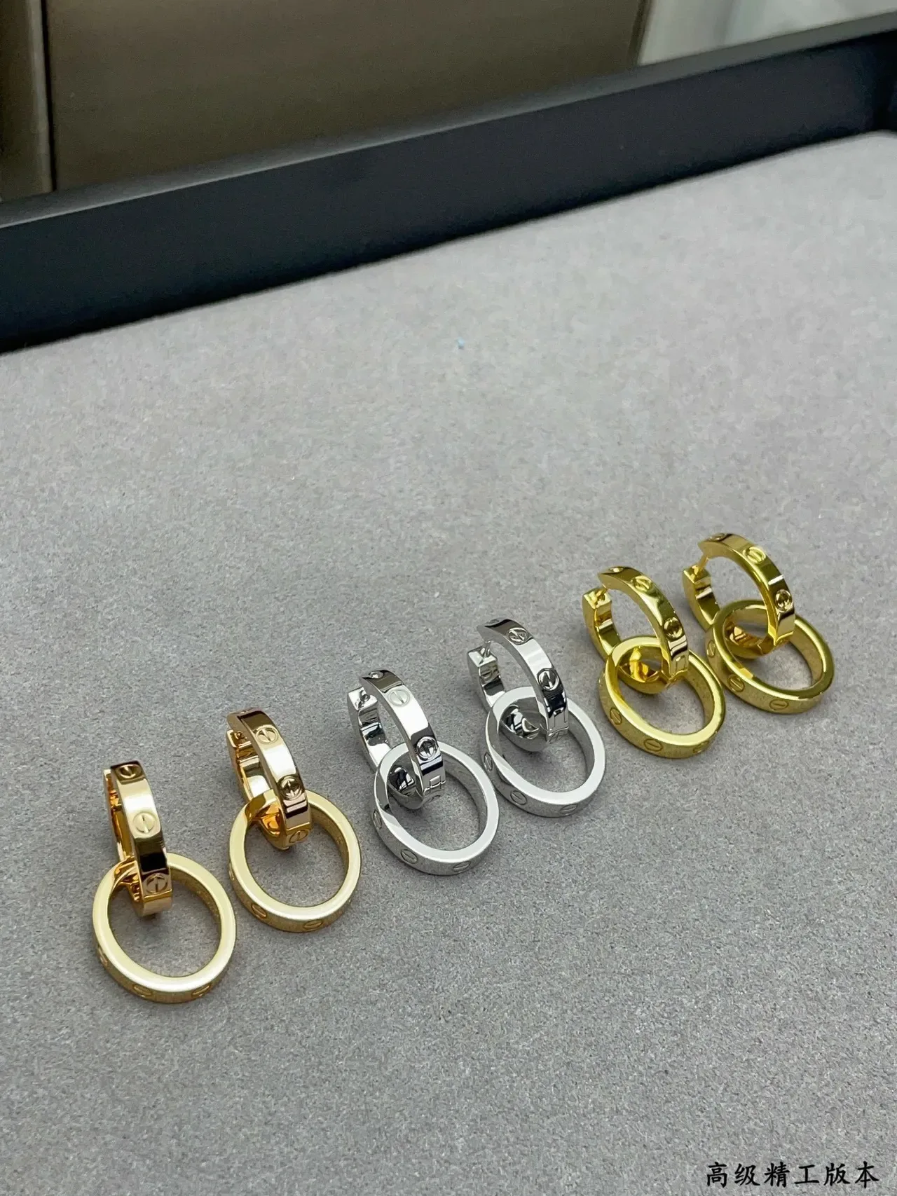 Cartier Love Boucles d'Oreilles Or Poli à Vis 3
