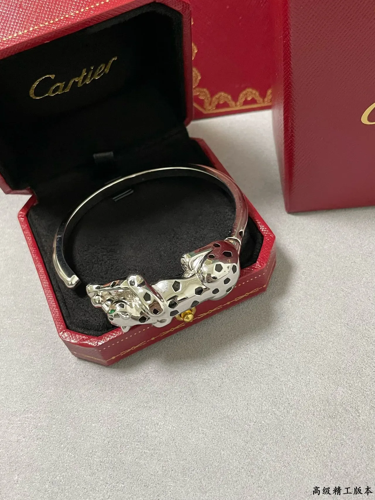 Bracelet Cartier Panthère Motif Argent et Noir Émail 4