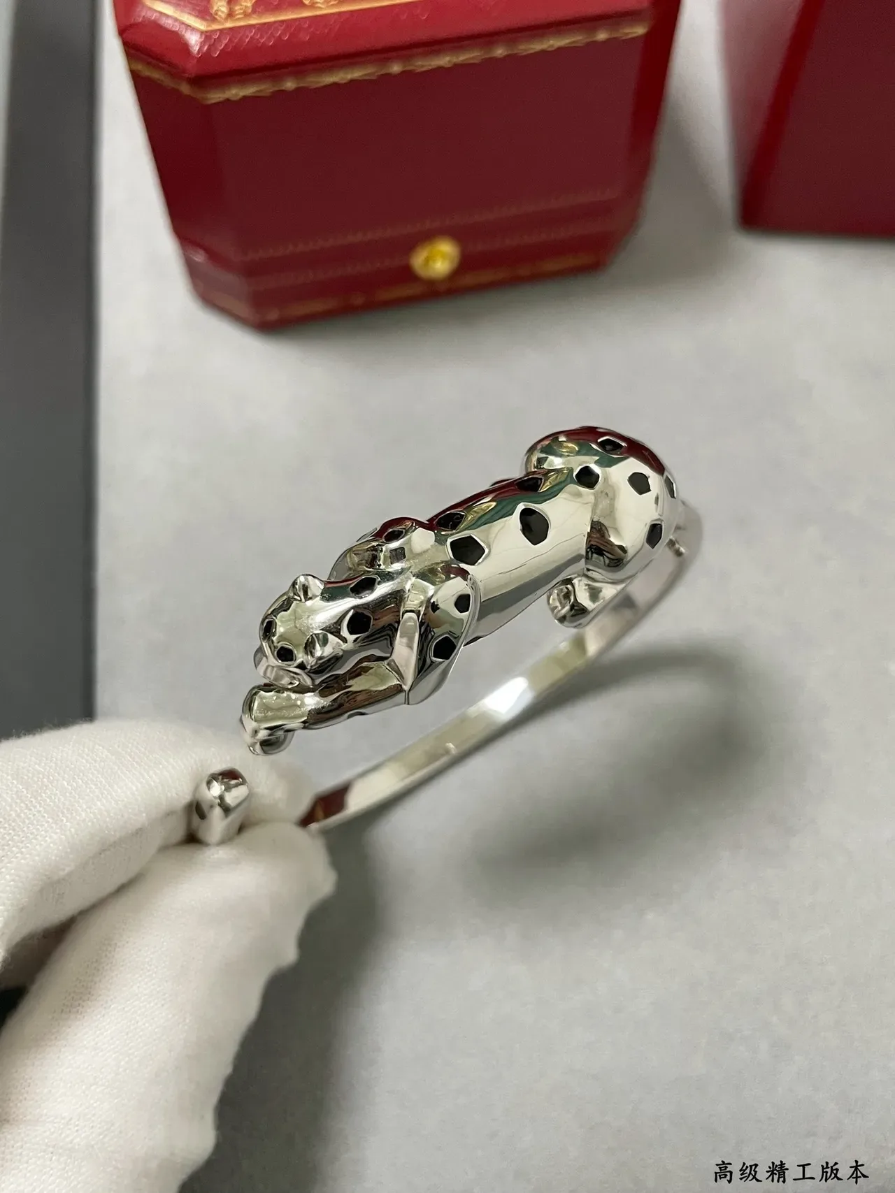 Bracelet Cartier Panthère Motif Argent et Noir Émail 5