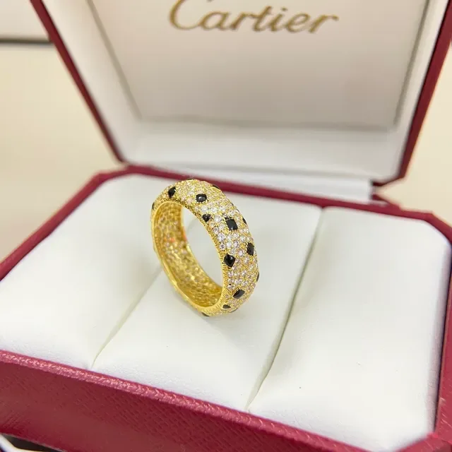 Bagues Cartier Panthère Diamants Pavés et Onyx Large Bande 4