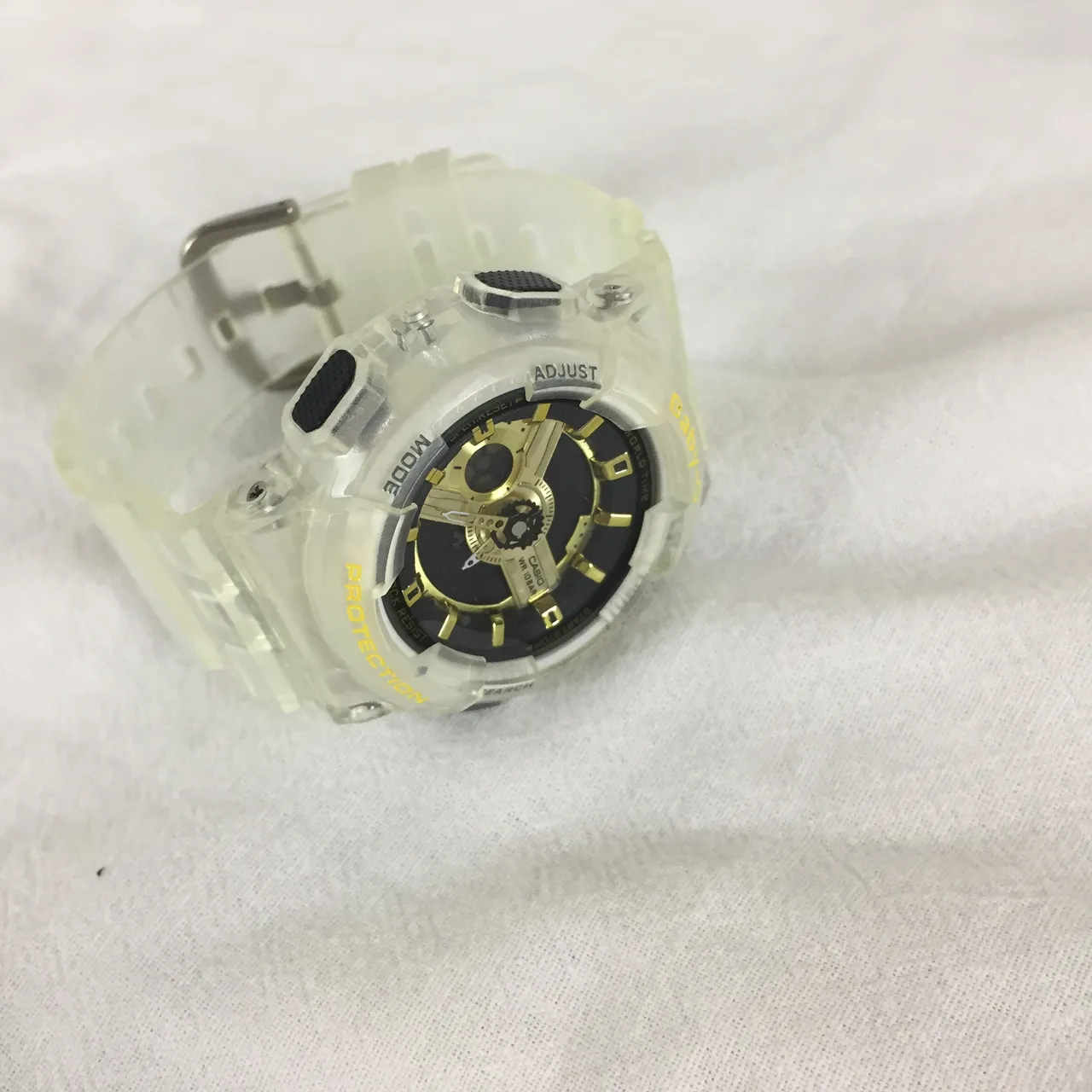 Casio Baby-G GA-110 Montre avec Boîtier en Résine Transparente Dorée avec Accents sur le Cadran 8