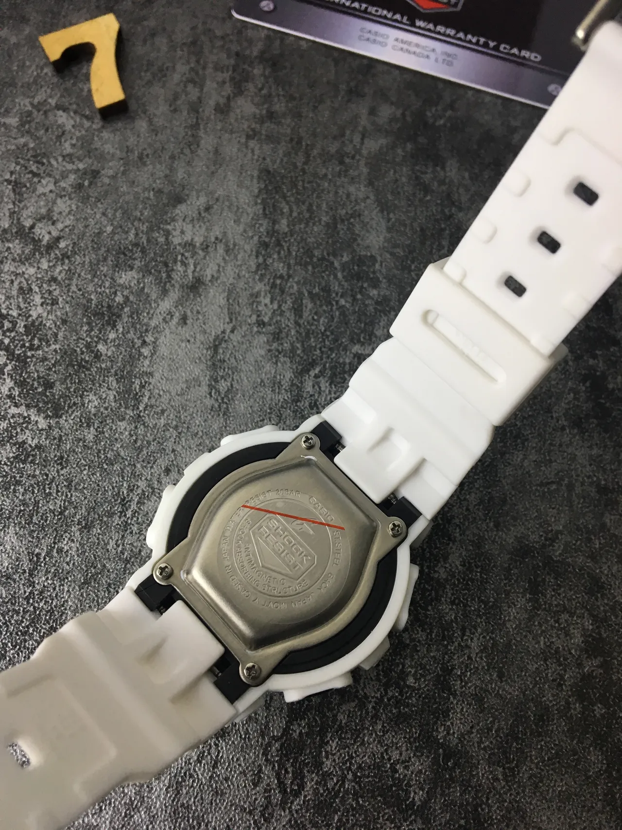 Casio Baby-G Montre Sportive Blanche et Or 3