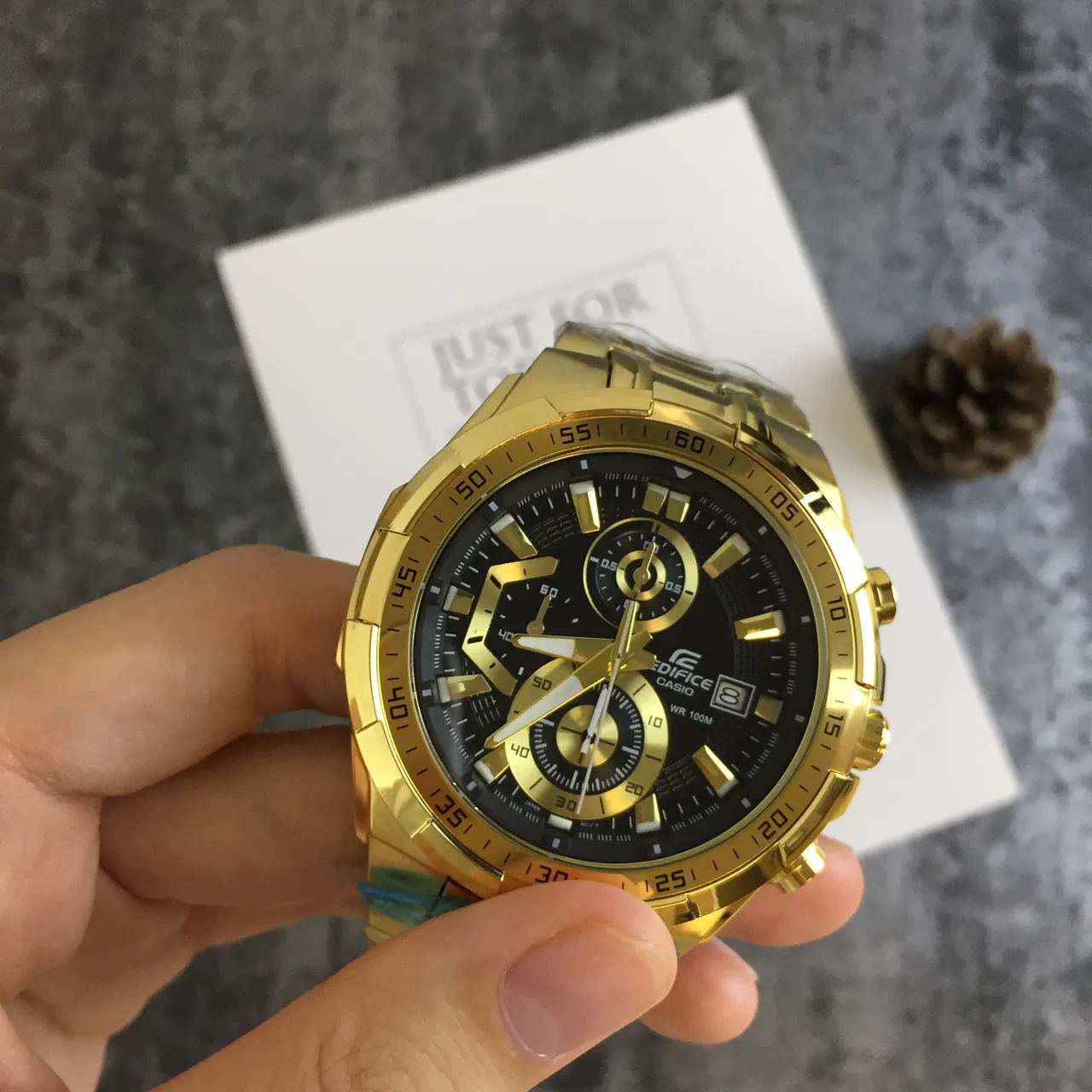 Casio Edifice Chronographe Doré Cadran Noir Montre Sportive 5