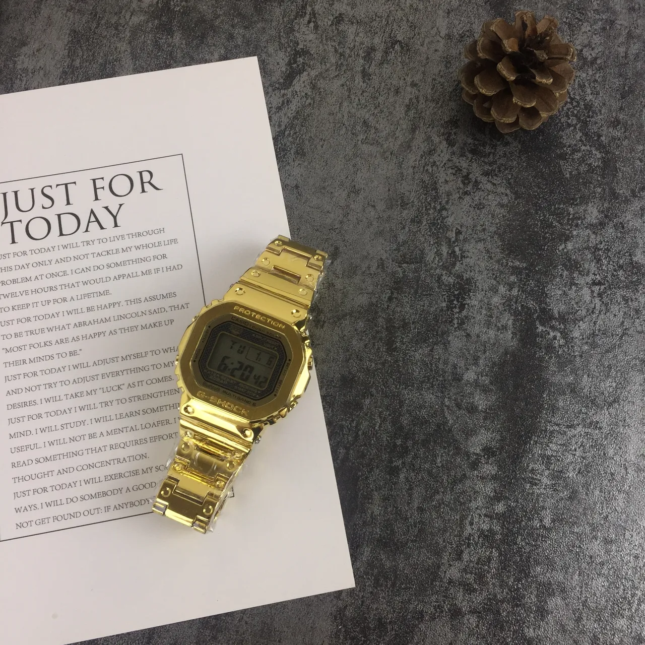 Casio G-Shock DW-5600 Gold-Tone ساعة رياضية رقمية 2