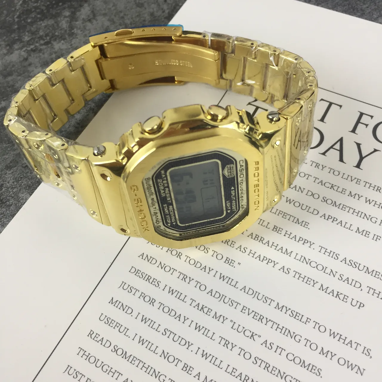 Casio G-Shock DW-5600 Gold-Tone ساعة رياضية رقمية 4