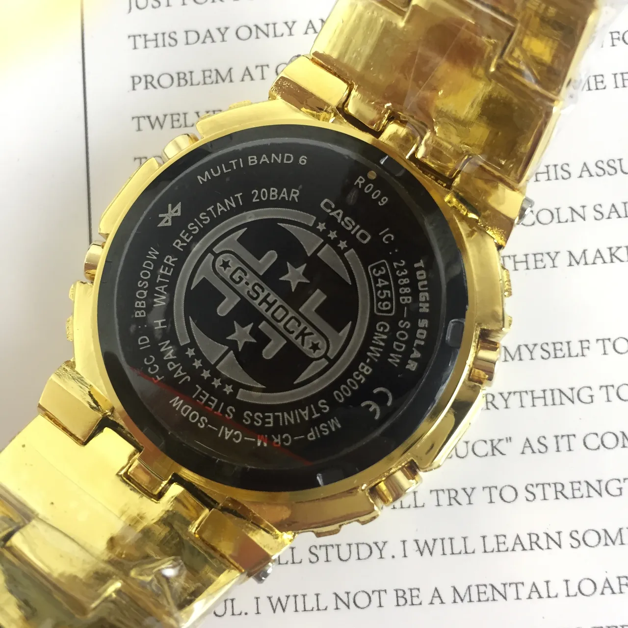 Casio G-Shock DW-5600 Gold-Tone ساعة رياضية رقمية 5