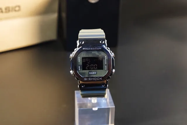 Casio G-Shock DW-5600 Relógio digital esportivo verde oliva camo 2
