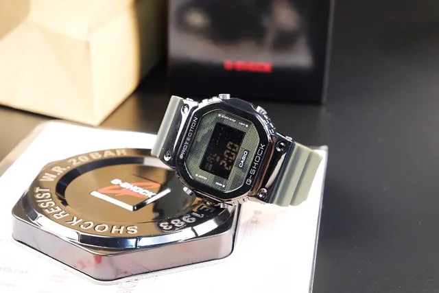 Casio G-Shock DW-5600 Relógio digital esportivo verde oliva camo 4
