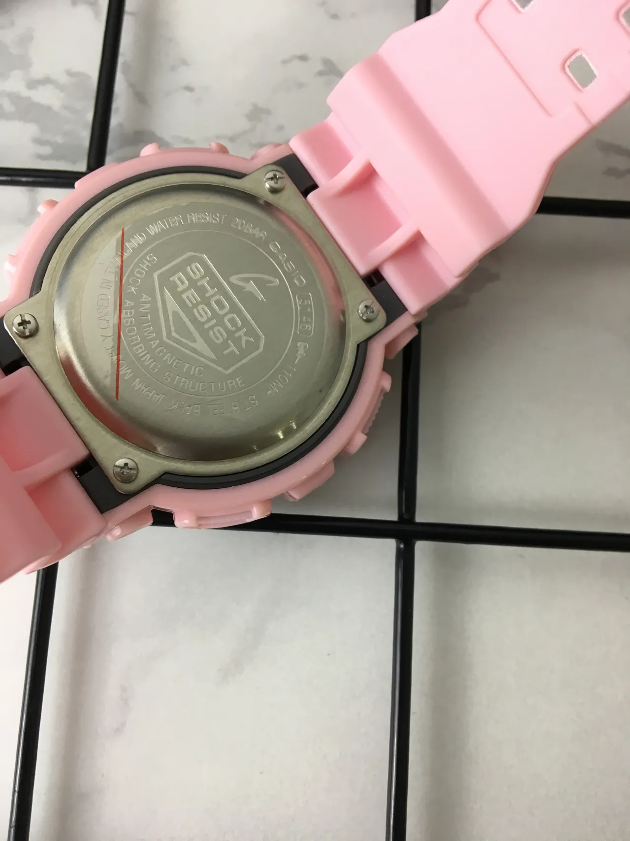 Casio G-Shock GA-100 Montre Sportive en Résine Rose 5