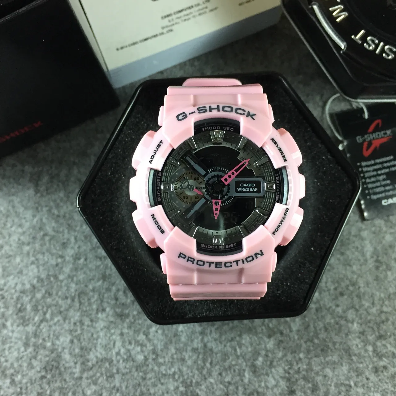 Casio G-Shock GA-100 Montre Sportive en Résine Rose 13