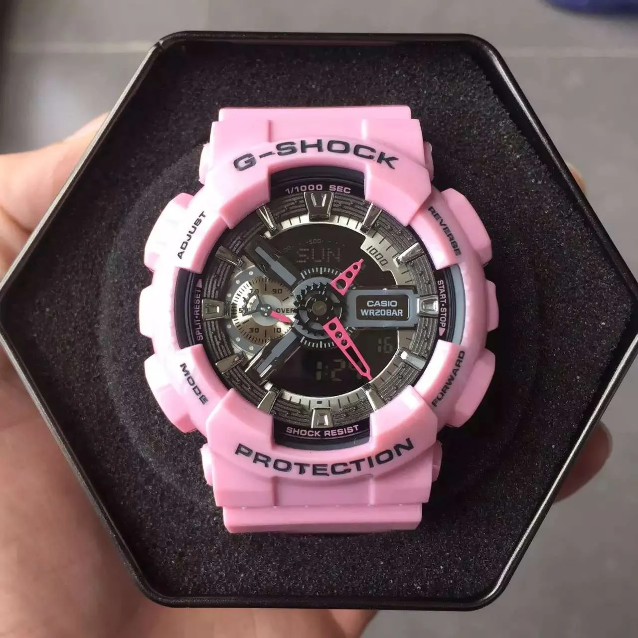 Casio G-Shock GA-100 Montre Sportive en Résine Rose 14