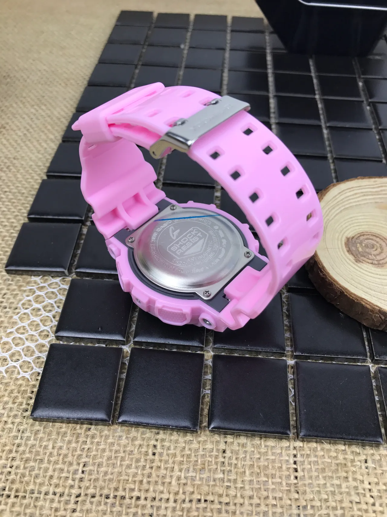 Casio G-Shock GA-100 Montre Sportive en Résine Rose 15