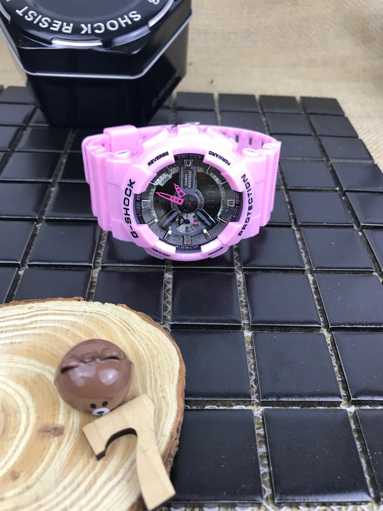 Casio G-Shock GA-100 Montre Sportive en Résine Rose 16