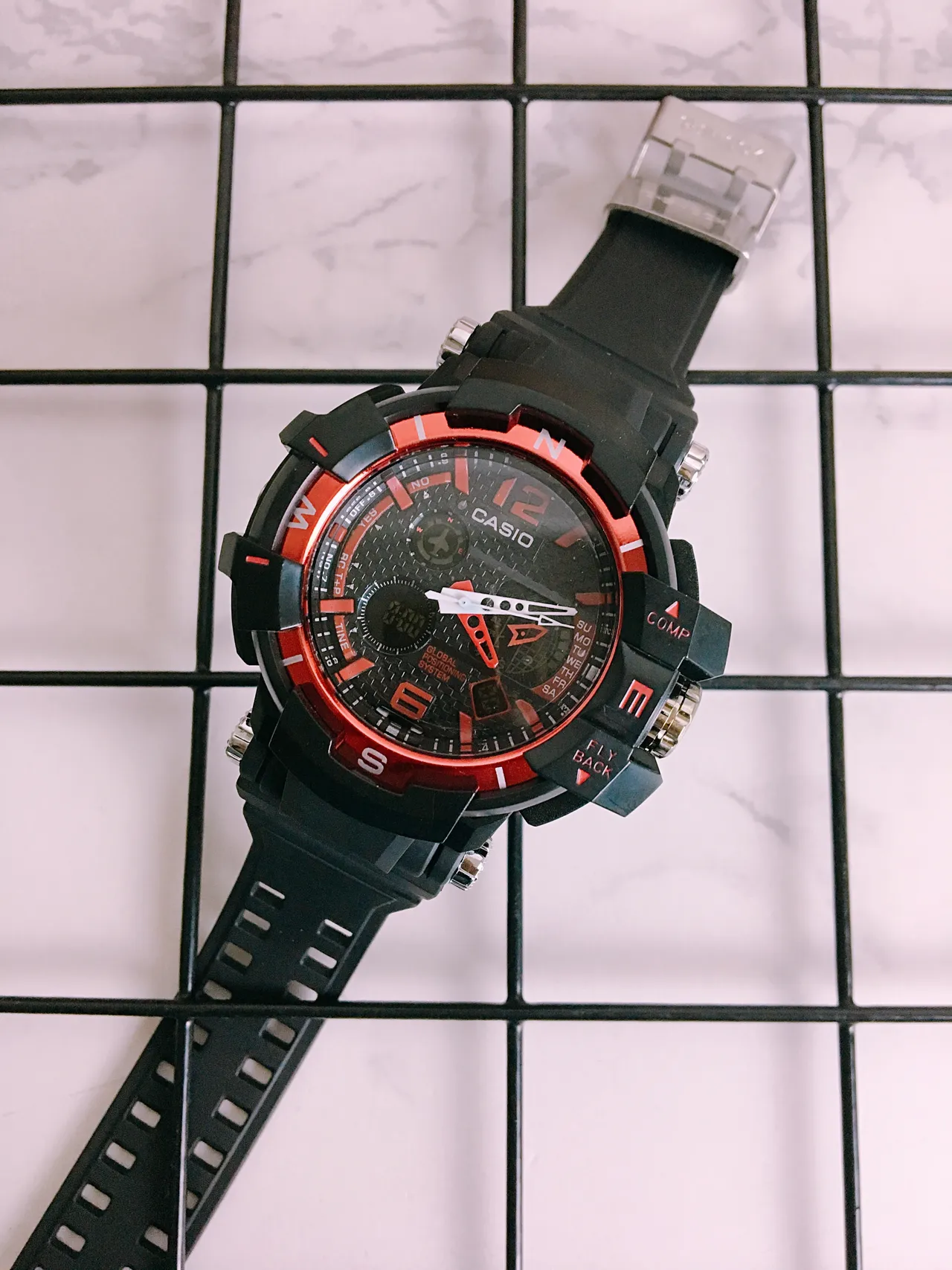 Casio G-Shock GPS Series Montre Rugged Sportive Noire et Rouge 4