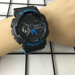 Casio GA-110 Boîtier Noir Bleu Résine Mate Accent Bold Typographie Montre