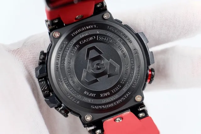 Casio MT-G بيزل من ألياف الكربون حزام أحمر ساعة رياضية 2