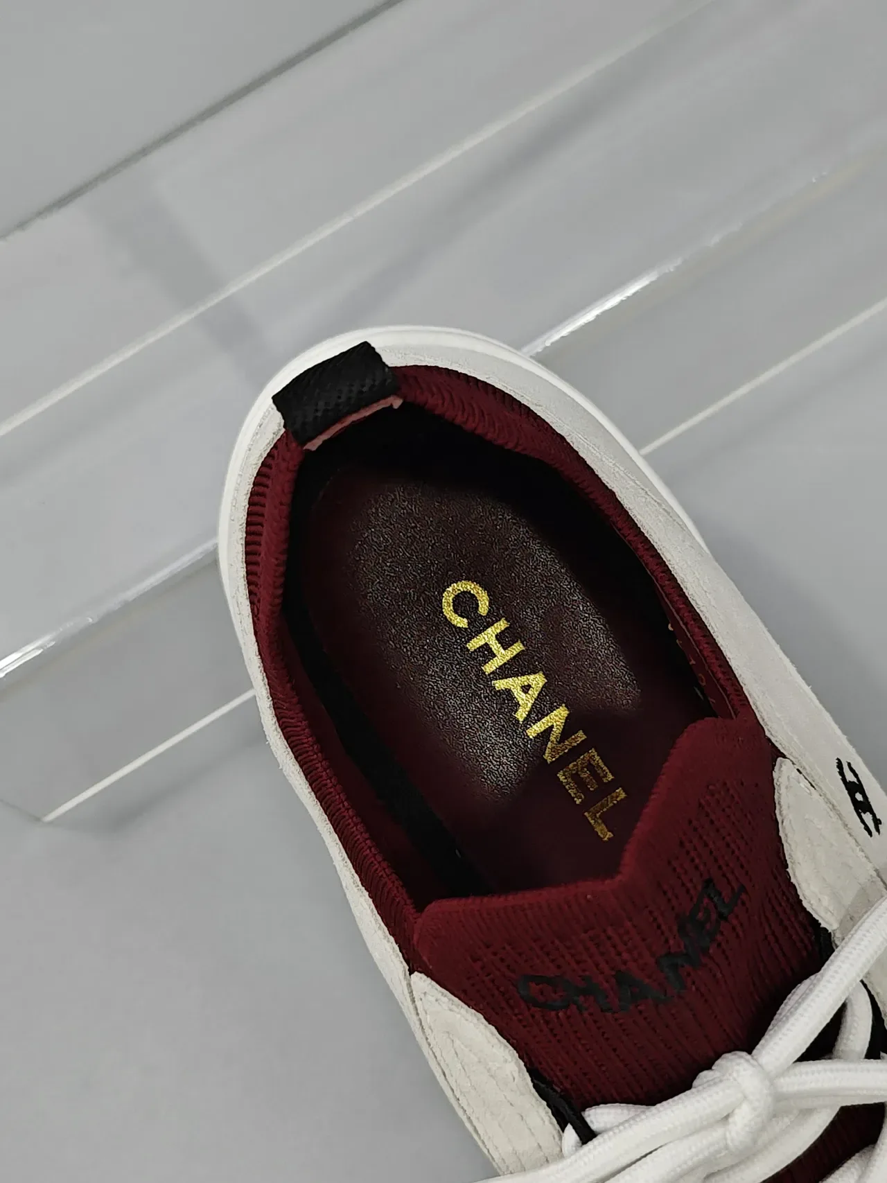 Chanel Beige Borgoña Sneakers basses à col tricot style de vie 2