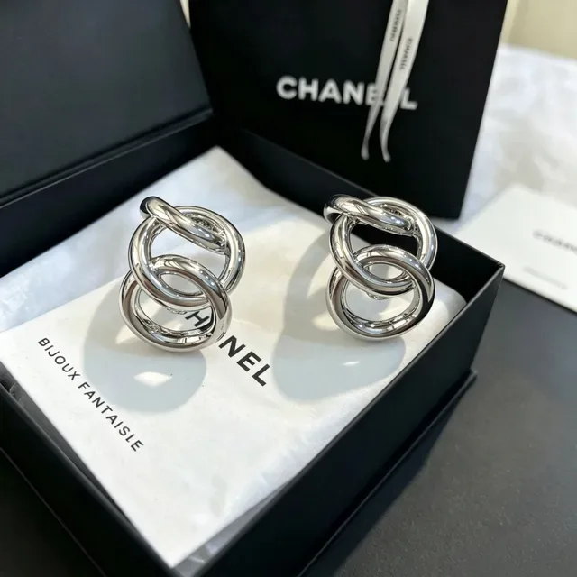 Chanel Bijoux Fantaisie Interlocking Ring Silver Earrings 5