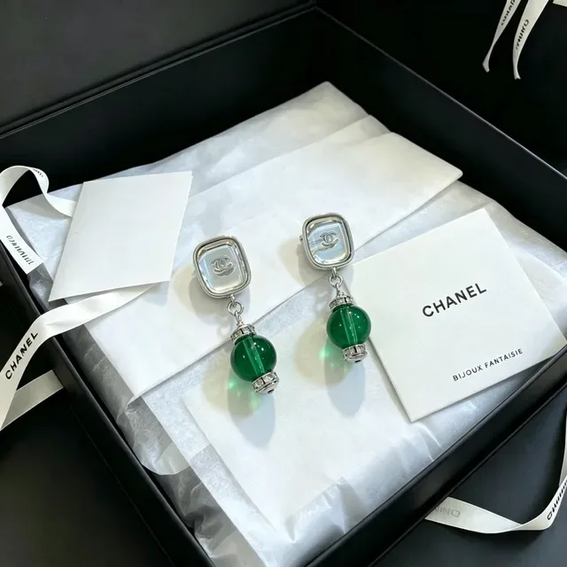 Chanel Bijoux Fantaisie 正方形顶绿色珠子流苏耳环 3