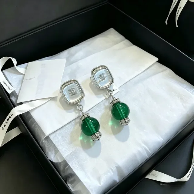 Chanel Bijoux Fantaisie 正方形顶绿色珠子流苏耳环 4