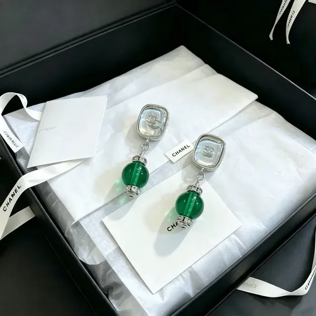 Chanel Bijoux Fantaisie 正方形顶绿色珠子流苏耳环 7