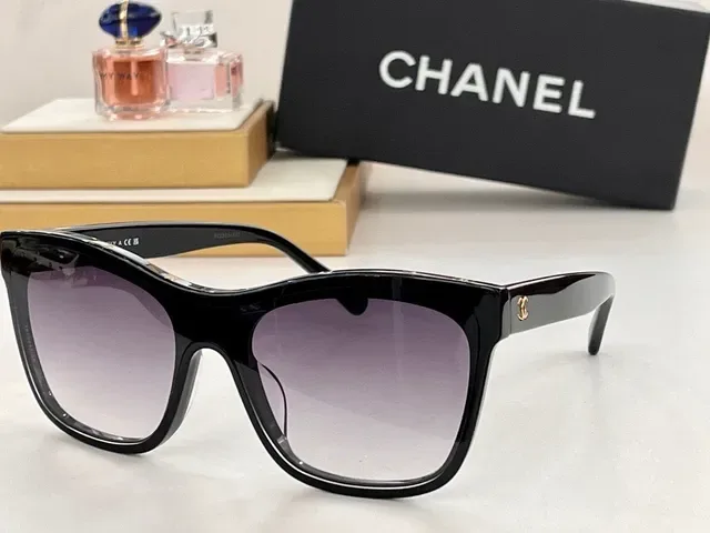 Chanel Black and White Acetate Double-Bar Sunglasses 5