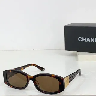 Chanel Brown Gold Rectangular Tortoiseshell Frame Quilted Temple Detail Sunglasses