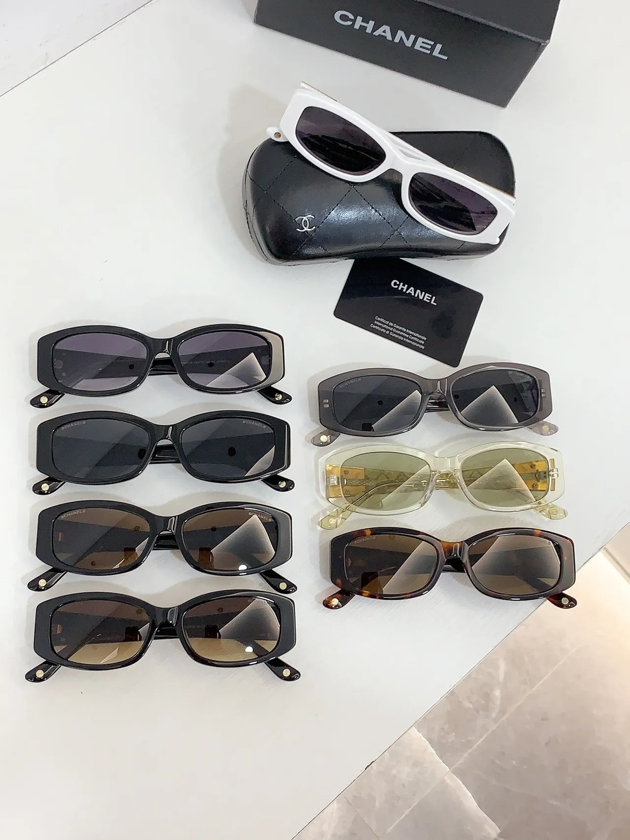 Chanel Brown Gold Rectangular Tortoiseshell Frame Quilted Temple Detail Sunglasses 2
