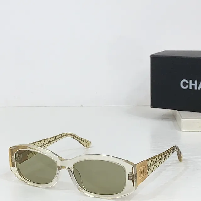 Chanel Brown Gold Rectangular Tortoiseshell Frame Quilted Temple Detail Sunglasses 9