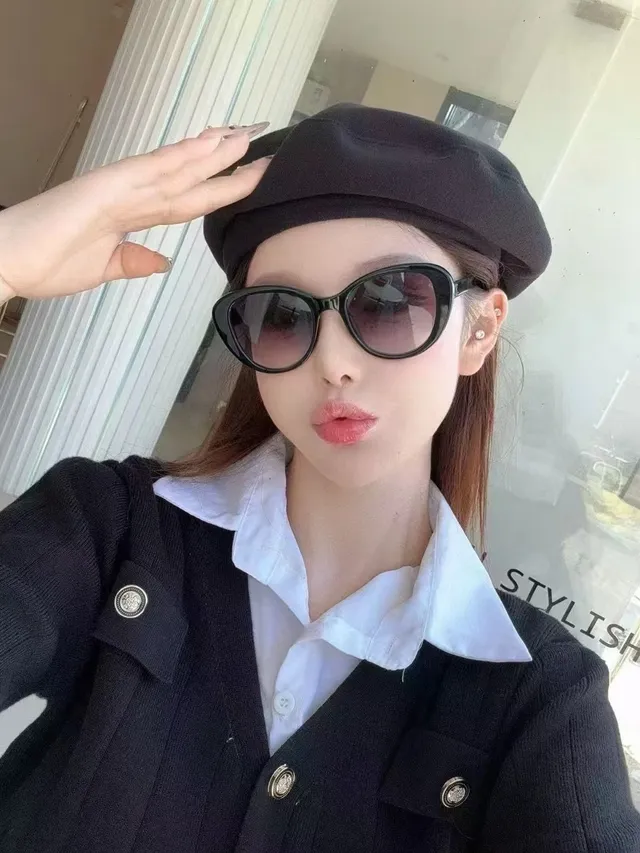 Chanel Cat-Eye 黑白 结构 羊毛般的 渐变 太阳镜 Beret 7