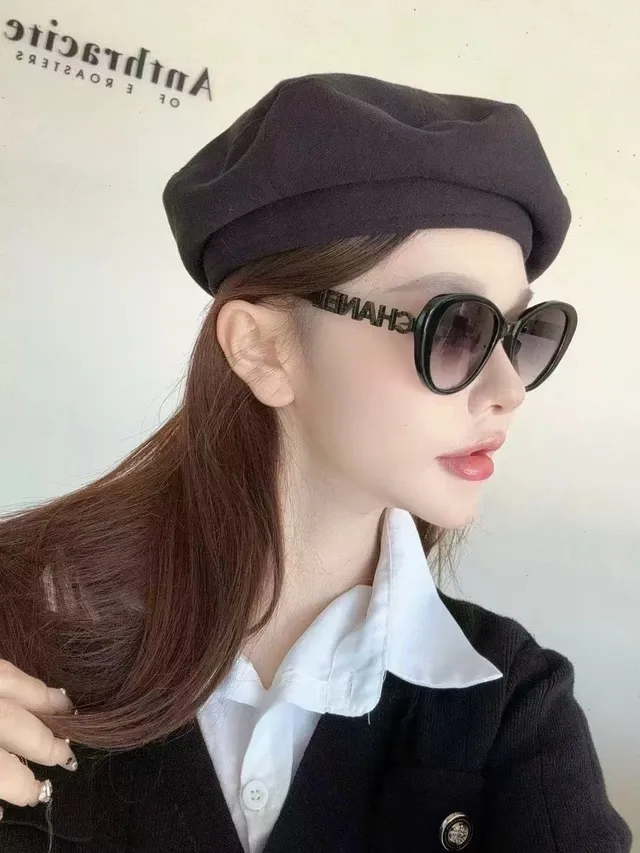 Chanel Cat-Eye 黑白 结构 羊毛般的 渐变 太阳镜 Beret 9