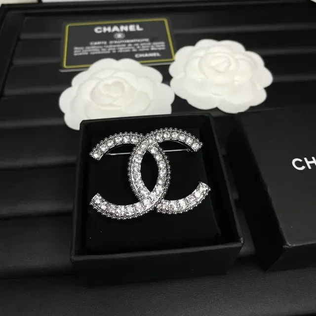 Chanel CC Brooch Crystal-Pavé Silver-Tone Brooches 2